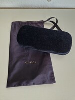 Gucci márkájú fekete, bársony szemüveg/napszemüvegtok hozzá tartozó fekete selyem védő zacskóval