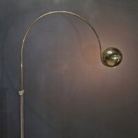 Íves állólámpa a 80-as évekből, réz, matt króm, plexi, vintage design