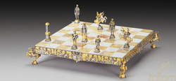 Olaszország Luxus sakk készlet, bronz, 24 karátos arany, ónix, toszkán márvány,33x33cm