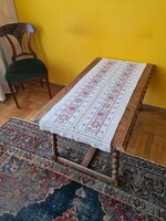Koloniál dohányzó asztal