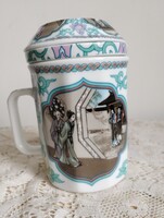 Sokszogletu porcelán teás csésze szűrővel