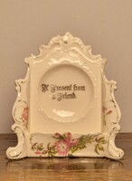 Porcelán emléktárgy „A Present from a Friend.” – baráti ajándék, szuvenír/ szenteltvíztartó