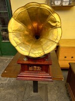 Tölcséres gramofon