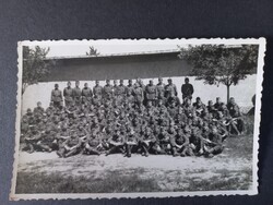 Régi fotó csoportkép katonák - laktanyai kép 1940-es évek