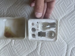 Izzó készlet dobozában Azthiszem autóba való Retro szocreal