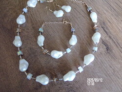 Tenyésztett gyöngy ékszerszett aurora borealis köztesekkel