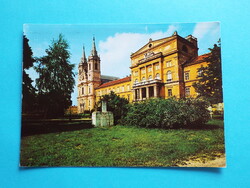 Képeslap (69) - Zirc- Könyvtár az apátsági templommal 1970-es évek - (Foto: Szelényi László)