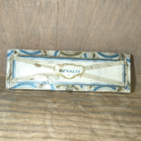 Regalia tolltartó