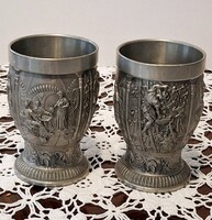 Nagyméretű ón , zinn boros poharakrak , kupák 4 féle boros jelenettel  11 cm magas kb 3 dl