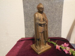 Páncélos lovag  , bronzított ónból , 25 cm