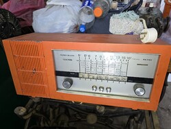 Videoton Velence De Luxe RA 2104 rádió