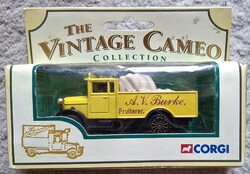 Corgi 1999 1/64 A.V. Burke Fruiterer Morris teherautó fém modell