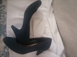 Szebbnél szebbek molett nálam elegáns alkalmi finom sötétkék 40 cipő nem magas de elegáns sarok