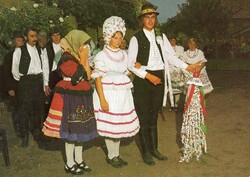 Képeslap: Népviselet, Szentistván.