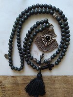 Buddhista boho nyaklánc fa és fém gyöngyökkel