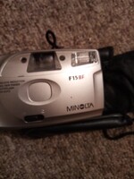 Minolta F15 BF filmes fényképezőgép tokjában.