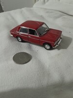 Régi Fiat autómodell autó dísz gyűjtőknek