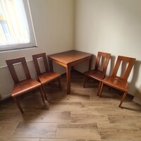 Étkezőgarnitúra étkeszőszett étkező asztal + 4db szék