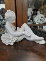 Csehszlovákia,Jihokera Bechyně Mázas Fajansz,Kerámia Ülő Balerina Figura.31 cm.