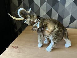 Nagyméretű régi Royal Dux elefánt figurális porcelán, 2