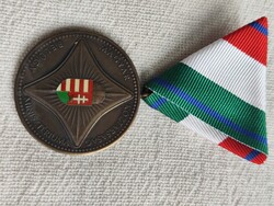 Rendkívüli Helytállásért bronz fokozatú kitüntetés Hivatásos és Létesítményi tűzoltóknak.