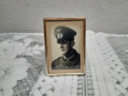 V.h. katona fotó