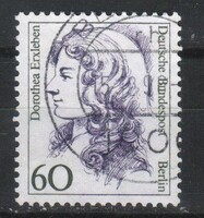 Berlin 0671  Mi 824     5,00 Euró