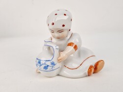 Zsolnay korsós kislány porcelán figura - 100022