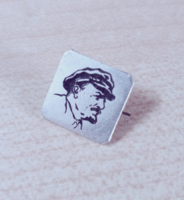 Lenin portrés alumínium kitűző (13x13 mm)