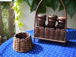 Fűszertartó, bors őrlő, só szóró