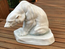 Eladó egy eredeti Herendi porcelán jegesmedve szobor (modell 5367), 1942-ből.