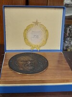 Retro Szocialista Bronz,Réz 1870-1970 V.I.Lenin Centenárium Emlék Plakett,Fa Talapzaton.10 cm.
