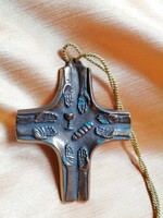 Katolikus bronz kereszt, úrvacsorai emlék 1994-ből.