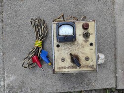 Retro orosz akkutöltő
