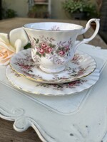 Csodás Royal Albert Lavender Rose angol csontporcelán teás reggeliző szett, trió
