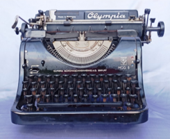 Vintage ,mechanikus Olympia Mod. 8, asztali írógép 1930-40 évekből.