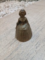 Szép  régi réz kisasszony csengő (7,5x5 cm)
