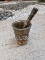 Pazar régi miniatűr réz mozsár, törővel (5x4,2 cm)