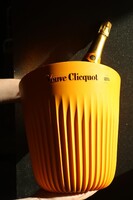 Vadonatúj Veuve Clicquot "Sunrays" pezsgős jégveder – a legújabb kollekcióból