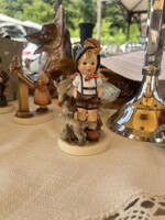 Hummel kisfiú kecskékkel