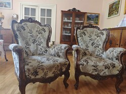 Gróf Lónyay család hagyatékából származó, neobarokk stílusú antik fotelek párban eladók
