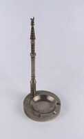 1V694 Régi hamutál talapzatú fém minaret íróasztali kellék 22.4 cm