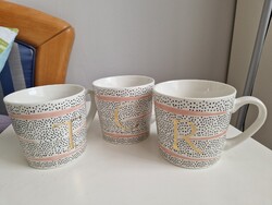 3 db aranyozott betű C,T,R feliratos bögre egy áron