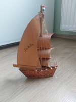 Fa hajó Kalóz felirattal, 24 cm