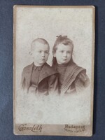 Antik vizitkártya fotó Goszleth István (1850-1913) műtermi fotója, gyerekek - testvérpár kb 1885-95