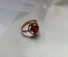 Réz gyűrű piros kővel