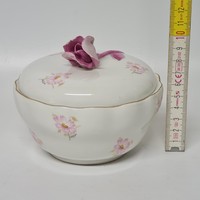 Aquincumi rózsaszín virágmintás porcelán bonbonier (1732)