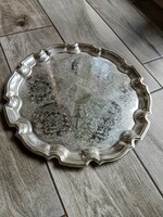 Szép régi historizáló díszítésű acél tálca (31,5 cm)