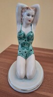 Drasche porcelán- Térdelő nő