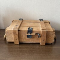 Rusztikus hatású ital/bor tartó doboz fából